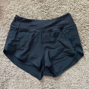 Outdoor voices exercise short 2.5”